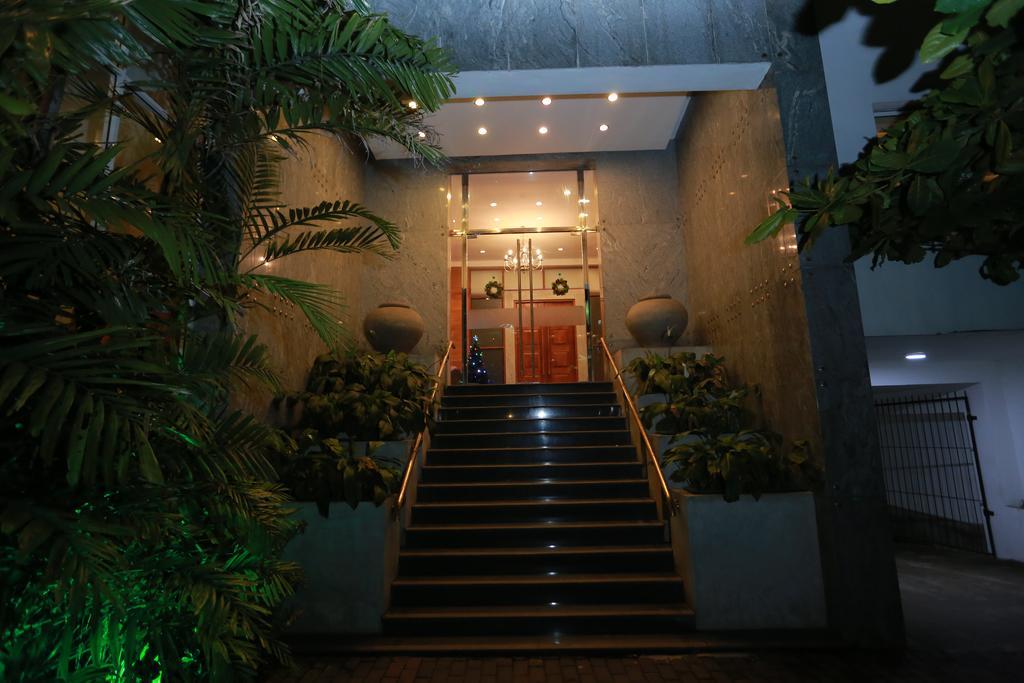 Refresh Hotel ฮิกคาดูวา ภายนอก รูปภาพ