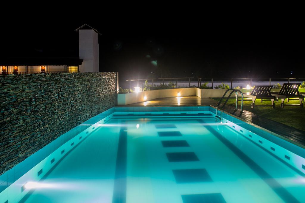Refresh Hotel ฮิกคาดูวา ภายนอก รูปภาพ
