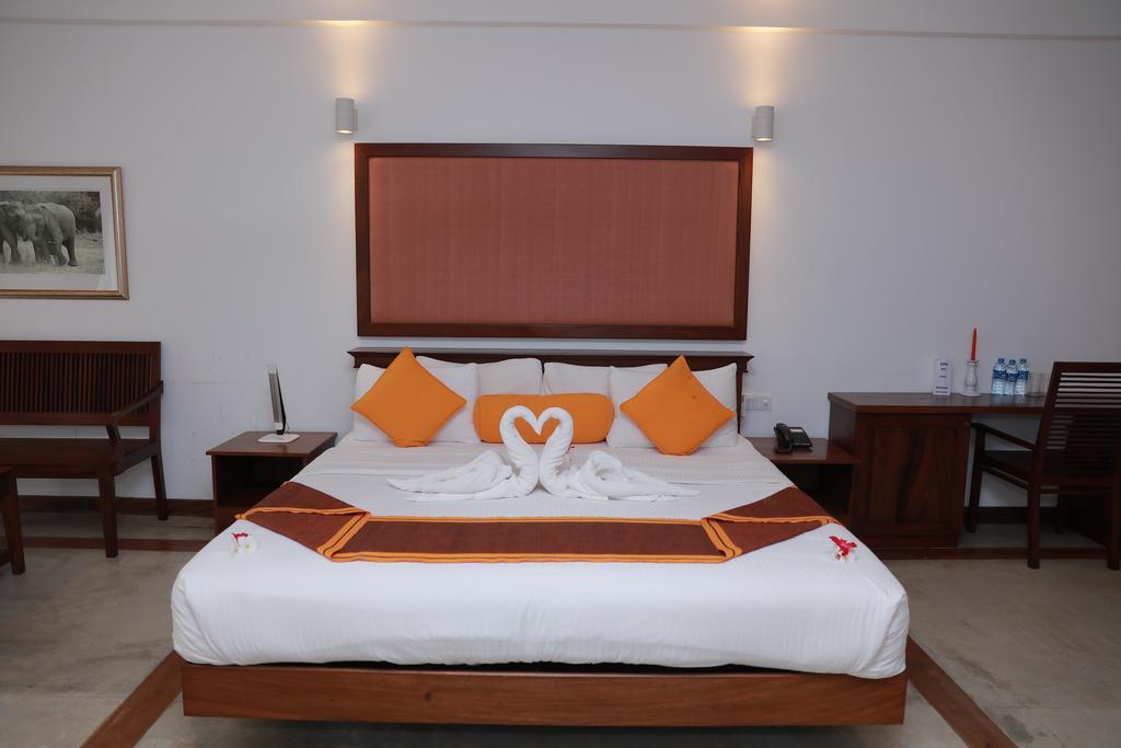 Refresh Hotel ฮิกคาดูวา ภายนอก รูปภาพ
