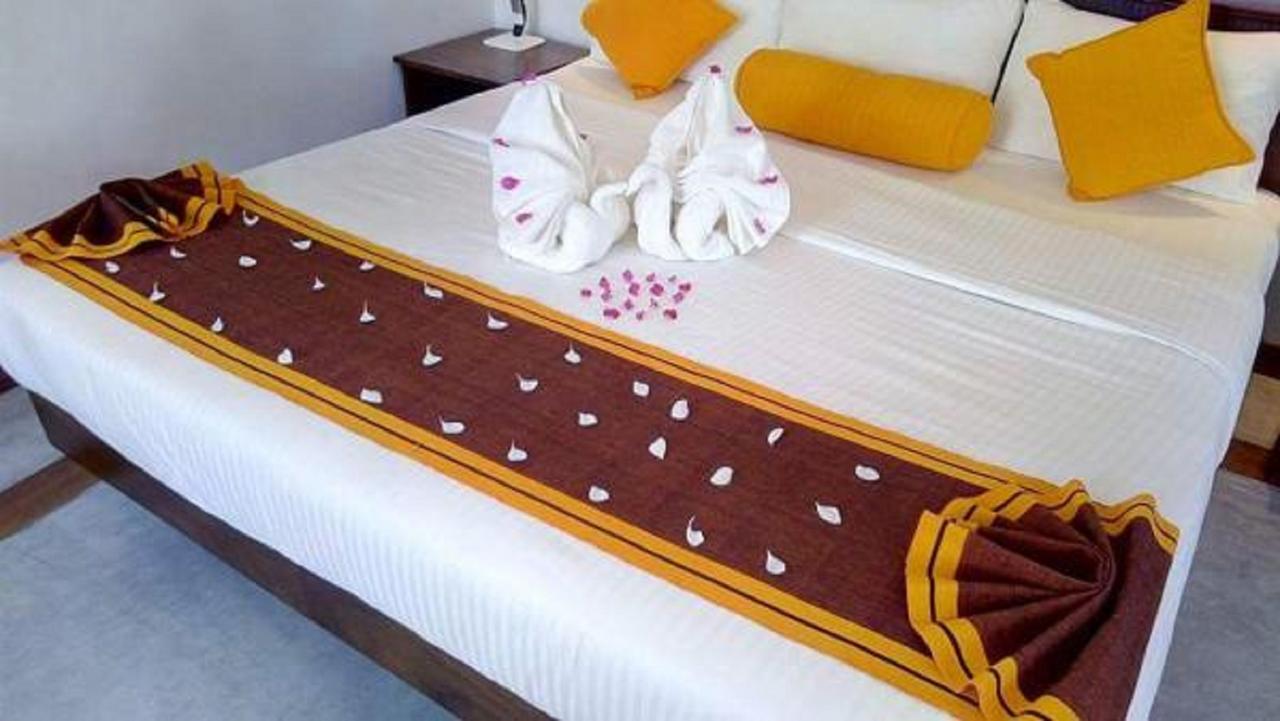 Refresh Hotel ฮิกคาดูวา ภายนอก รูปภาพ